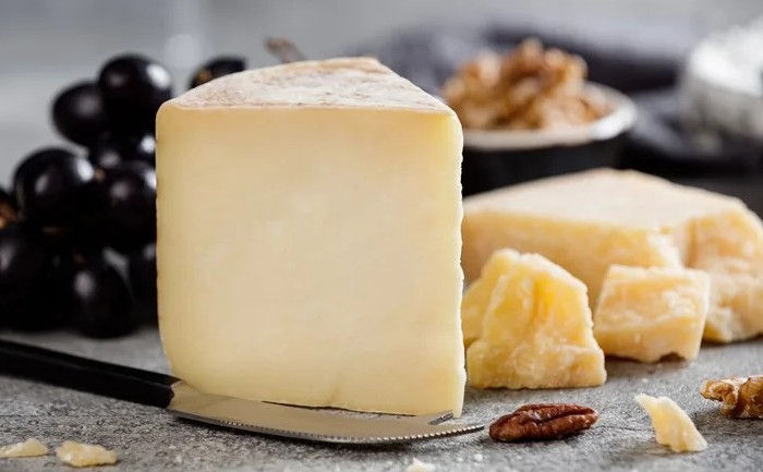 Formaggi italiani stagionati naturalmente senza lattosio